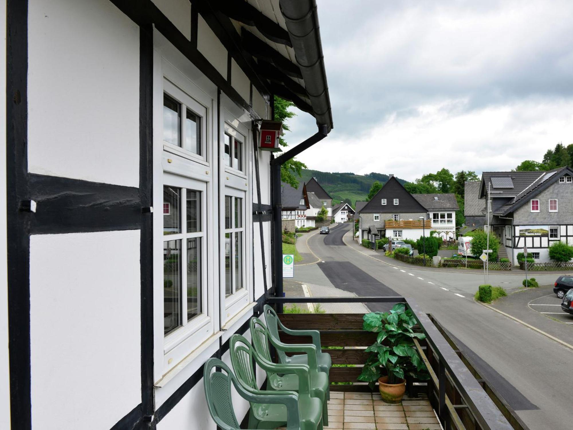 Cozy Holiday Home With Wifi In Hochsauerland Elpe Экстерьер фото
